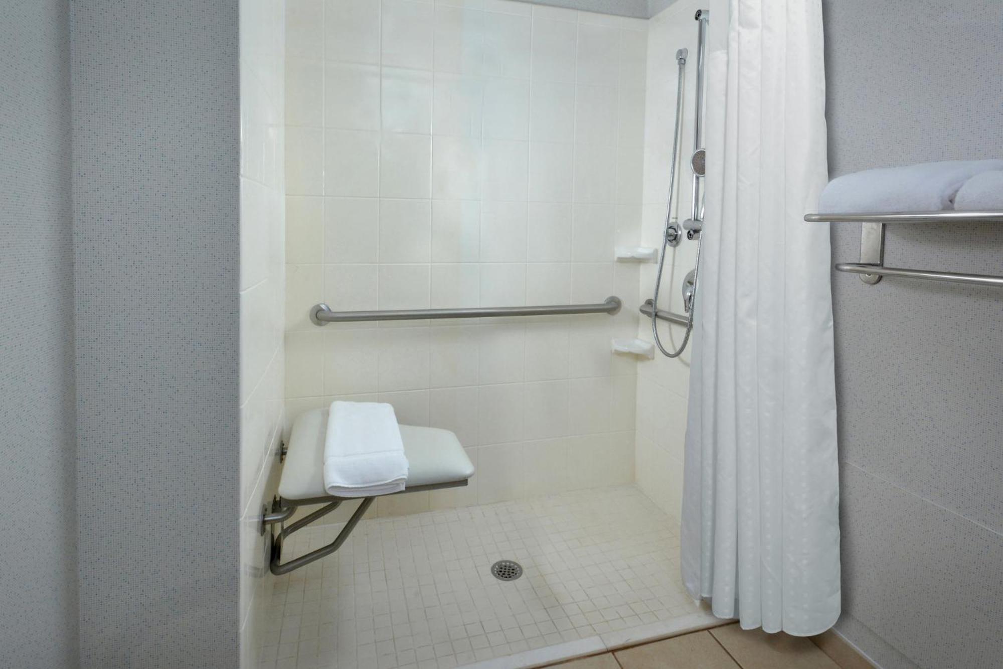 Holiday Inn Express Lynchburg By Ihg Εξωτερικό φωτογραφία